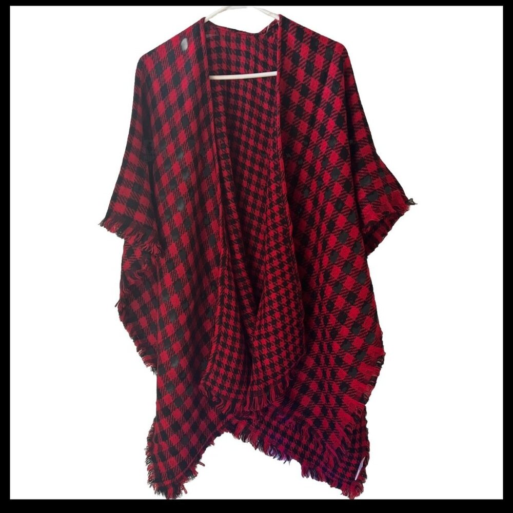 Andree by Unit Red & Black Plaid‎ checkered Fringe shawl Poncho one size acrylic